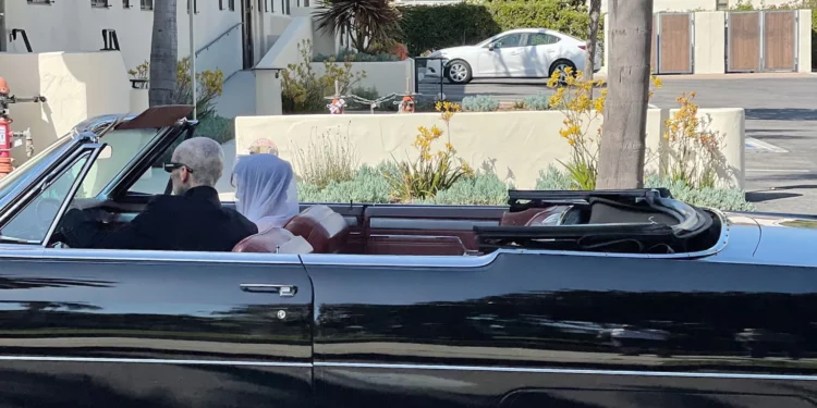 Kourtney Kardashian and Travis Barker Have Wedding at Santa Barbara Courthouse After Las Vegas Ceremony